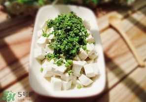 香椿拌豆腐可以隔夜吃嗎？隔夜的香椿拌豆腐能吃嗎？