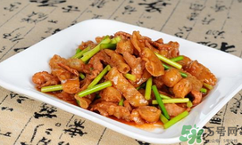 香椿可以和牛肉一起吃嗎？香椿和牛肉能同吃嗎？