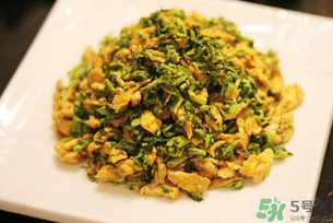 香椿炒雞蛋好吃嗎？吃香椿炒雞蛋好嗎？