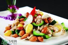 香椿和羊肉能一起吃嗎？香椿和羊肉一起吃了會(huì)怎樣？