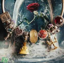 潘多拉美女與野獸手鏈?zhǔn)鞘裁床馁|(zhì)？pandora美女與野獸是銀的嗎？