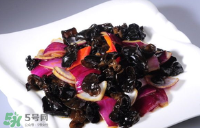 洋蔥和木耳可以一起吃嗎？洋蔥可以和木耳一起炒嗎？