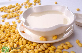香椿和豆?jié){能一起吃嗎？喝豆?jié){可以吃香椿炒雞蛋嗎？