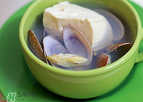 花甲能和豆腐一起吃嗎？花甲和豆腐能一起吃嗎？