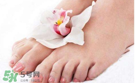 痛風(fēng)有什么癥狀？女性痛風(fēng)的初期癥狀