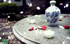 桃花醉酒好喝嗎？喝桃花醉酒有什么好處？