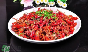 小龍蝦去頭還是不去頭？小龍蝦是吃去頭的好還是不去頭的好？