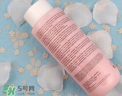 蘭嘉絲汀粉水和蘭蔻粉水哪個(gè)好？蘭嘉絲汀粉水和蘭蔻粉水對(duì)比