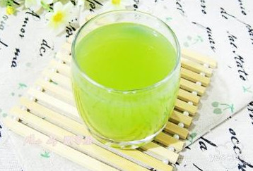 芹菜汁喝生的還是喝熟的？芹菜汁生喝好還是煮熟好