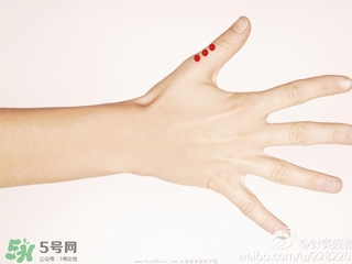 來(lái)月經(jīng)想睡覺(jué)是咋回事？為什么月經(jīng)期間很困