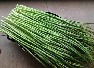怎樣腌蒜苔才好吃？家常腌蒜苔的方法