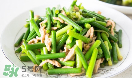 蒜苔炒什么好吃？蒜苔和什么一起炒好吃