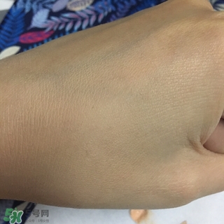 混油敏感肌用什么粉底液？敏感混油皮用的粉底液