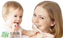 寶寶不肯刷牙一刷就哭怎么辦？怎么樣讓寶寶養(yǎng)成刷牙的習(xí)慣？