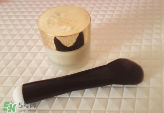 坐月子用什么粉底液？月子里用什么粉底液好