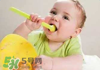 為什么不能給寶寶吃果凍？寶寶千萬不能吃的5種危險食物