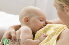 胸很大奶水卻很少怎么回事？胸大卻沒(méi)有奶水該怎么辦？