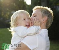 家長(zhǎng)什么時(shí)候可以帶寶寶進(jìn)行戶外活動(dòng)？寶寶最佳的戶外運(yùn)動(dòng)時(shí)間是什么？