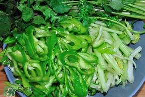 芹菜和青椒能一起炒嗎？青椒炒芹菜的做法