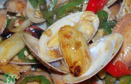 花甲能和白酒一起吃嗎？花甲和白酒在一起會(huì)食物中毒嗎？