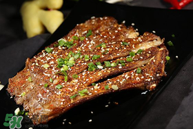 花甲和羊肉能一起吃嗎？羊肉可以和花甲一起吃嗎？