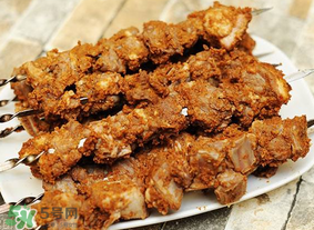 花甲和羊肉能一起吃嗎？羊肉可以和花甲一起吃嗎？