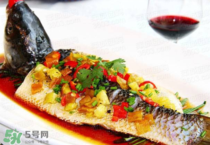 花甲可以和魚一起吃嗎？花甲和魚能一起吃嗎？
