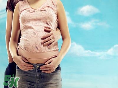 孕婦摸肚子對胎兒有什么危害嗎？孕婦摸肚子的正確方法？