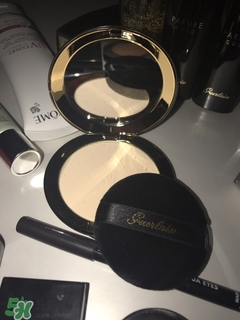 混油皮夏天用什么化妝品不脫妝 夏天用什么不脫妝 混油皮夏天用什么化妝品不脫妝 夏天用什么不脫妝