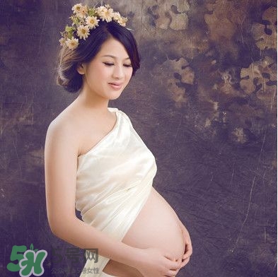 孕婦摸肚子會繞頸嗎？孕婦摸肚子胎兒能感受到嗎？