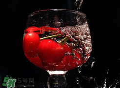 櫻桃酒能治痛風(fēng)嗎？櫻桃泡酒能治痛風(fēng)嗎？