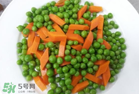 豌豆可以和胡蘿卜一起吃嗎？豌豆和胡蘿卜能一起吃嗎？