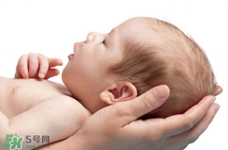 孩子發(fā)燒到39度該怎么辦？ 孩子39度能用物理降溫嗎？