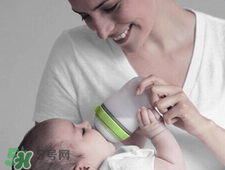 Comotomo可么多么硅膠奶瓶顏色有幾種？Comotomo可么多么有幾個(gè)顏色?