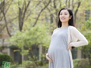 孕婦裝怎么選？孕婦裝怎么搭配好看？