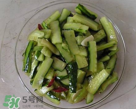 刀拍涼拌黃瓜怎么做？最簡單的涼拌黃瓜