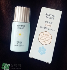 蘇菲娜藍(lán)小花和白小花哪個(gè)好？sofina蘇菲娜藍(lán)小花和白小花對(duì)比