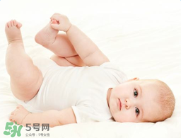 寶寶頭皮上的污垢可以摳掉嗎？寶寶頭上的頭垢該怎么處理？