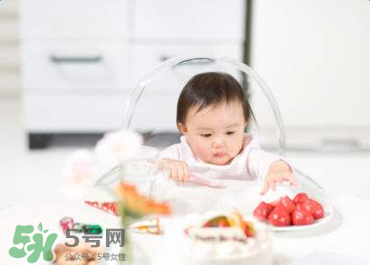 寶寶可以吃小龍蝦嗎？多大的寶寶可以吃小龍蝦呢？