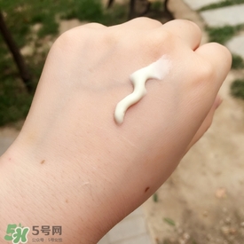 娜麗絲防曬霜和噴霧哪個(gè)好？娜麗絲防曬霜和噴霧對(duì)比