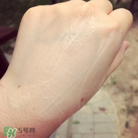 娜麗絲防曬霜和噴霧哪個(gè)好？娜麗絲防曬霜和噴霧對(duì)比