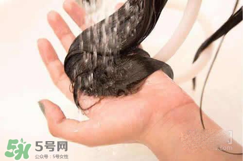 用染發(fā)膏前要不要洗頭？用染發(fā)膏要提前幾天洗頭？