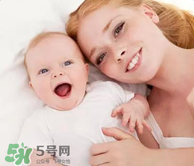 產(chǎn)后皮膚干燥起皮又很癢是怎么回事？生完小孩后皮膚特干怎么辦？