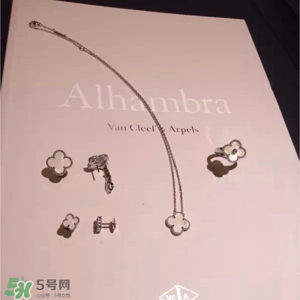 梵克雅寶項(xiàng)鏈?zhǔn)鞘裁床馁|(zhì)？vca項(xiàng)鏈?zhǔn)屈S金的嗎