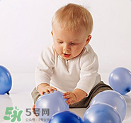 一歲寶寶玩什么游戲好？一歲寶寶適合玩什么游戲？