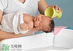 嬰兒洗頭怎么洗？嬰兒洗頭注意事項(xiàng)