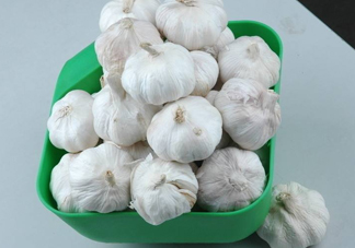 蒜頭泡醋有什么功效？蒜頭泡醋的功效和做法