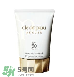 先涂防曬霜還是妝前乳？防曬霜和妝前乳使用順序