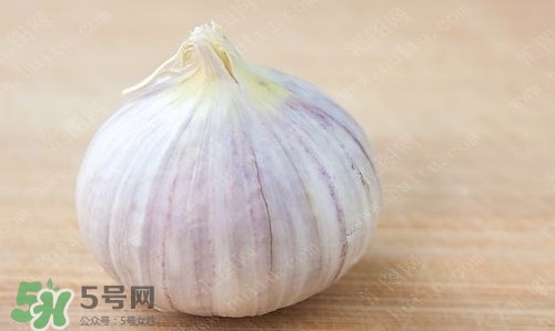 如何腌大蒜頭？腌咸蒜頭的做法
