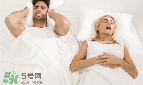 女人打鼾是什么原因？女人睡覺打鼾的原因
